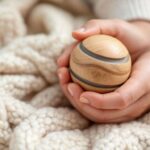 Balle de préhension Montessori : un guide pratique pour la maison
